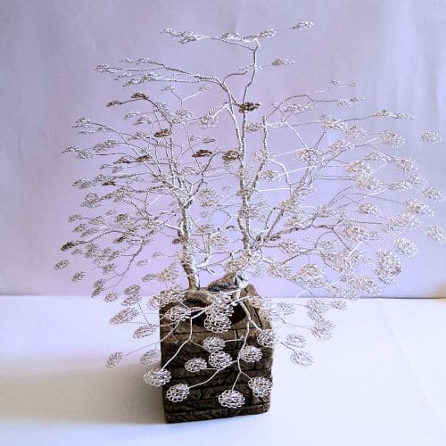 Arbol de alambre de aluminio con base perfil.jpg