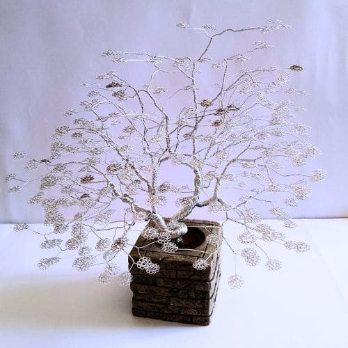 Arbol de alambre de aluminio con base.jpg